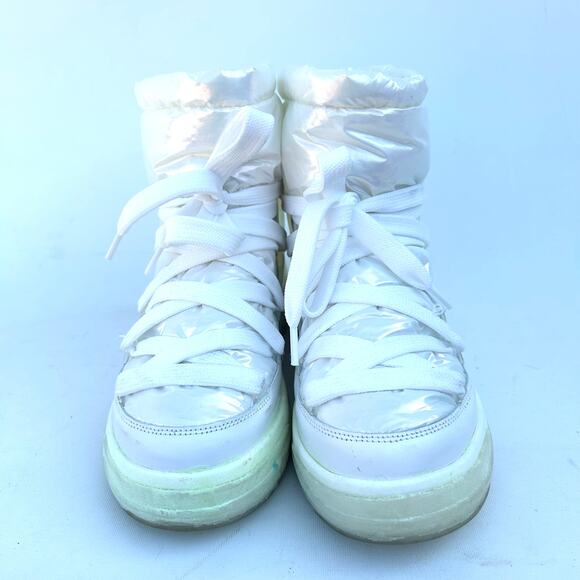 Moncler Designer Insolux Down Iridescent Snow Boots White Puffy 37.5 Size 6.5 - Picture 9 of 12